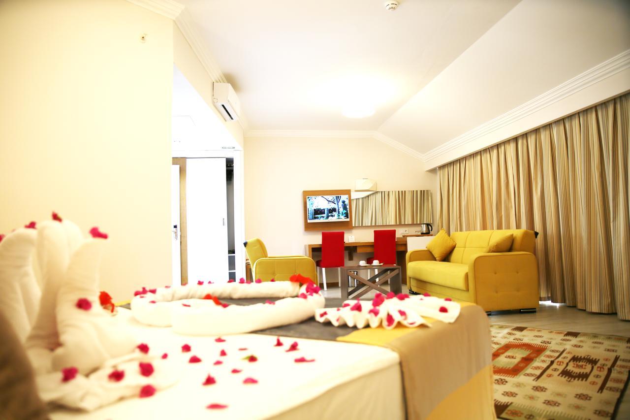 Rose Hotel